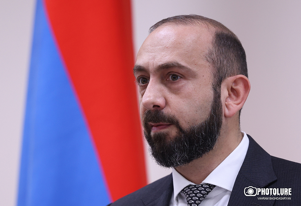 Peace treaty text approved by  Armenia and Azerbaijan does not contain provisions on  "corridor" and constitutions - Armenian FM