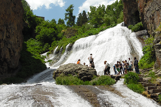 Armenian spa resort Jermuk to receive €6 million to boost its tourist appeal, says minister Armenian spa resort Jermuk to receive €6 million to boost its tourist appeal, says minister