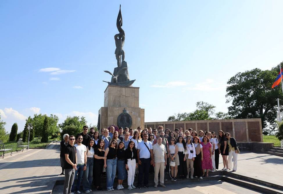 Участники летней армяно-российской востоковедческой школы посетили Гюмри