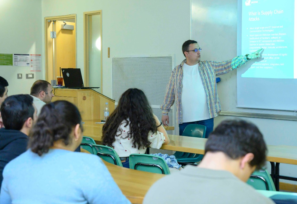 Команда кибербезопасности Acba банка рассказала, как защититься от киберпреступников