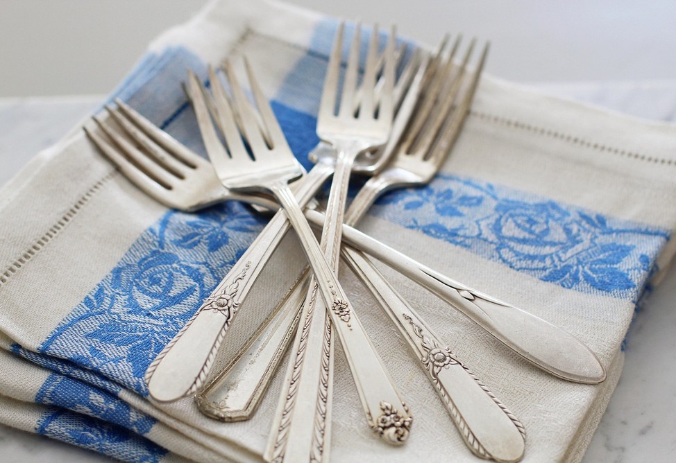 Американцы сдают в ломбарды монеты, люстры и вилки на фоне ралли серебра