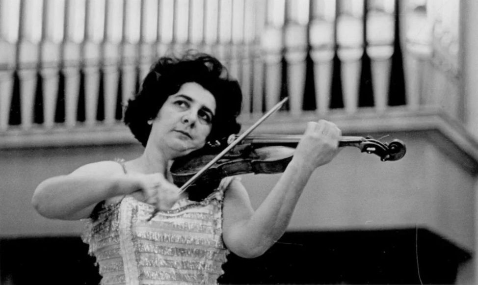 Annahit Tsitsikyan.jpg Annahit Tsitsikyan.jpg