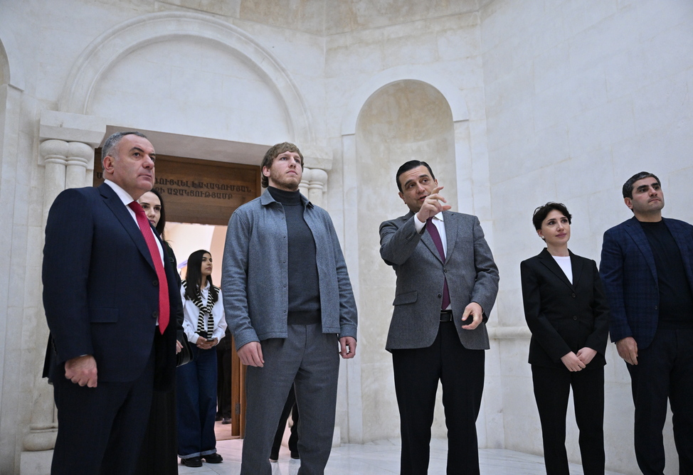 Ardshinbank Chairman of the Board and Brand Ambassador Artur Aleksanyan Visited the Patients of the "Zinvori Tun" Rehabilitation Center