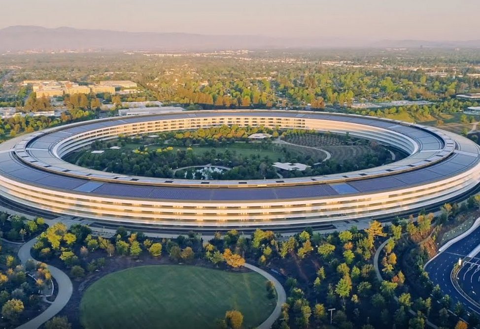 Apple стала самой дорогой компанией мира, опередив Nvidia