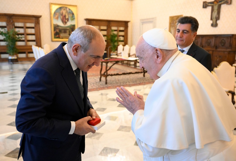 Armenian PM tells Pope about Armenian-Azerbaijani peace process