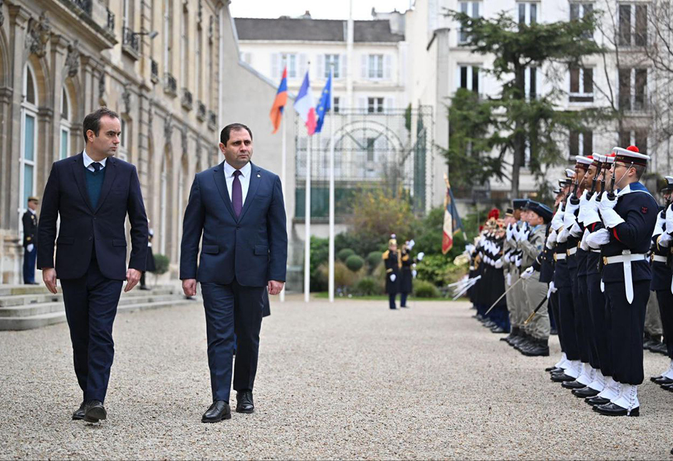  Papikyan and Lecornu discuss Armenia-France defense cooperation