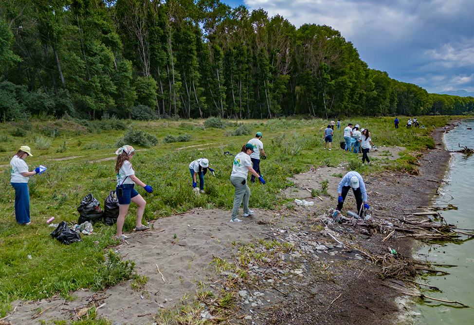 Acba Bank and NABU partner to clean  2 km stretch of Lake Sevan of plastic (VIDEO)