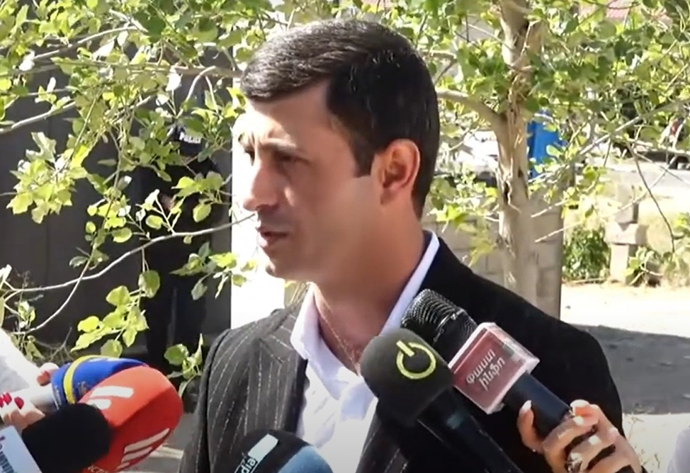 Կրակահերթ արձակած դիմակավոր տղամարդը դեռևս չի պարզվել. քննիչը մանրամասներ է հայտնել Մերձավանում տեղի ունեցած սպանության դեպքից