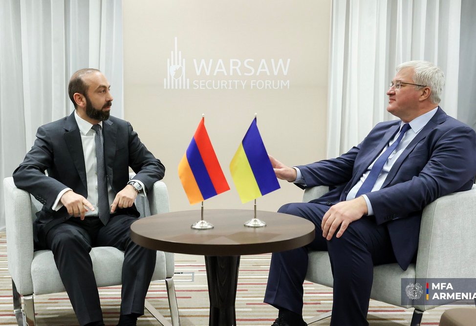 Foreign ministers of Armenia and Ukraine agree to expand  bilateral agenda