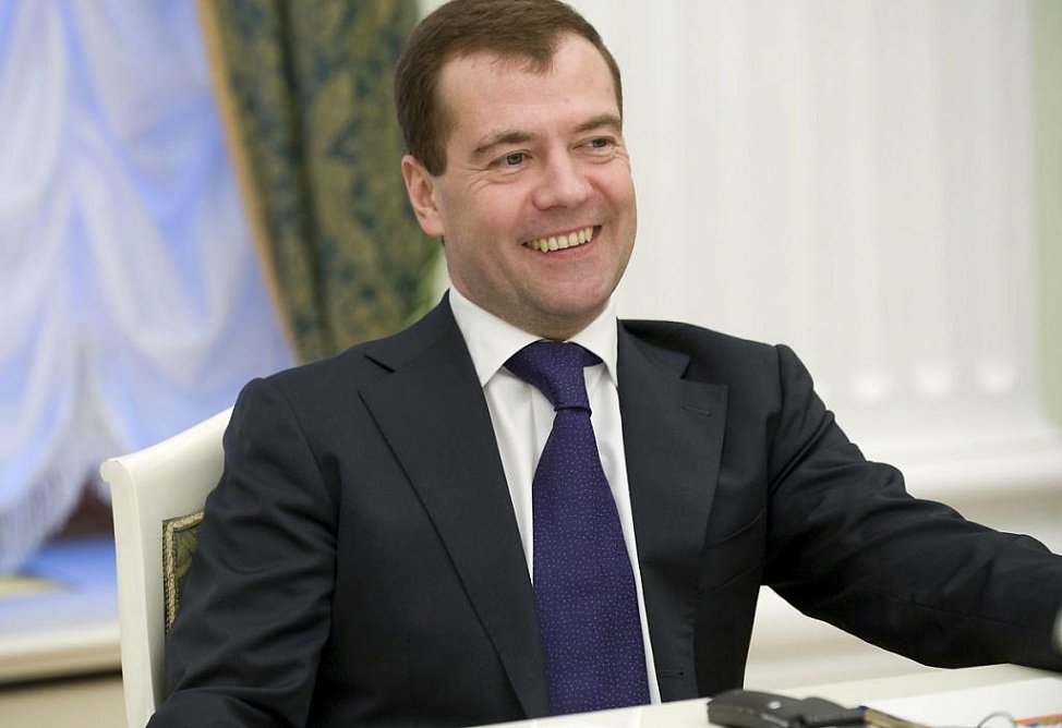 Премьер РФ Медведев поздравил своего армянского коллегу Саркисяна с Новым Годом и Рождеством