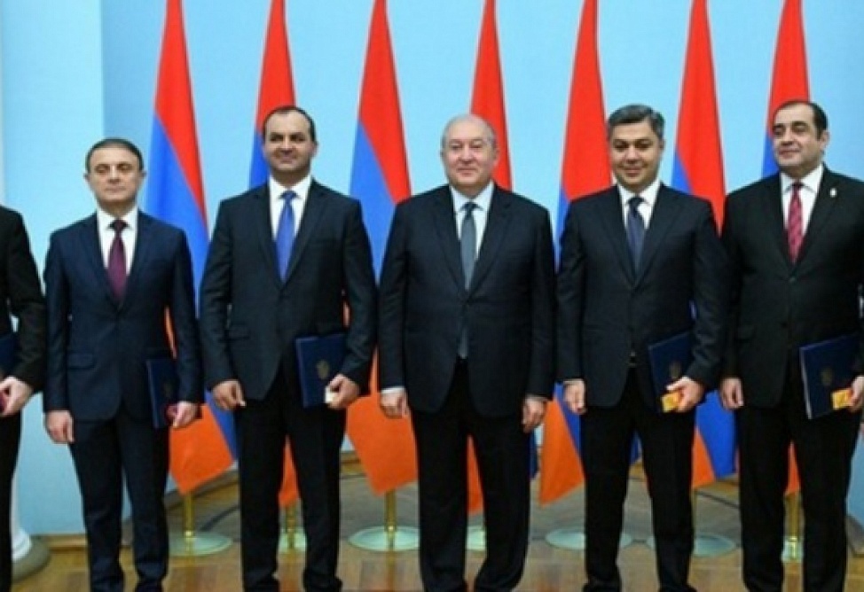 Президент Армении присвоил воинские звания и классовые степени высокопоставленным силовикам