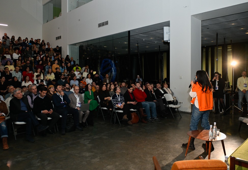 AI qez ban AI qez ban