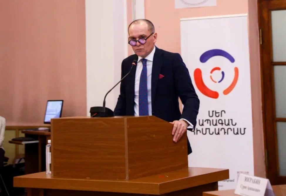 Бурназян, конференция, Иванов Бурназян, конференция, Иванов