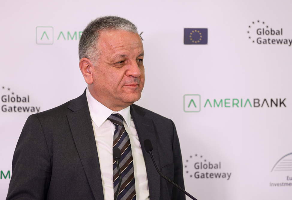 Василис Марагос, Америабанк, EIB Василис Марагос, Америабанк, EIB